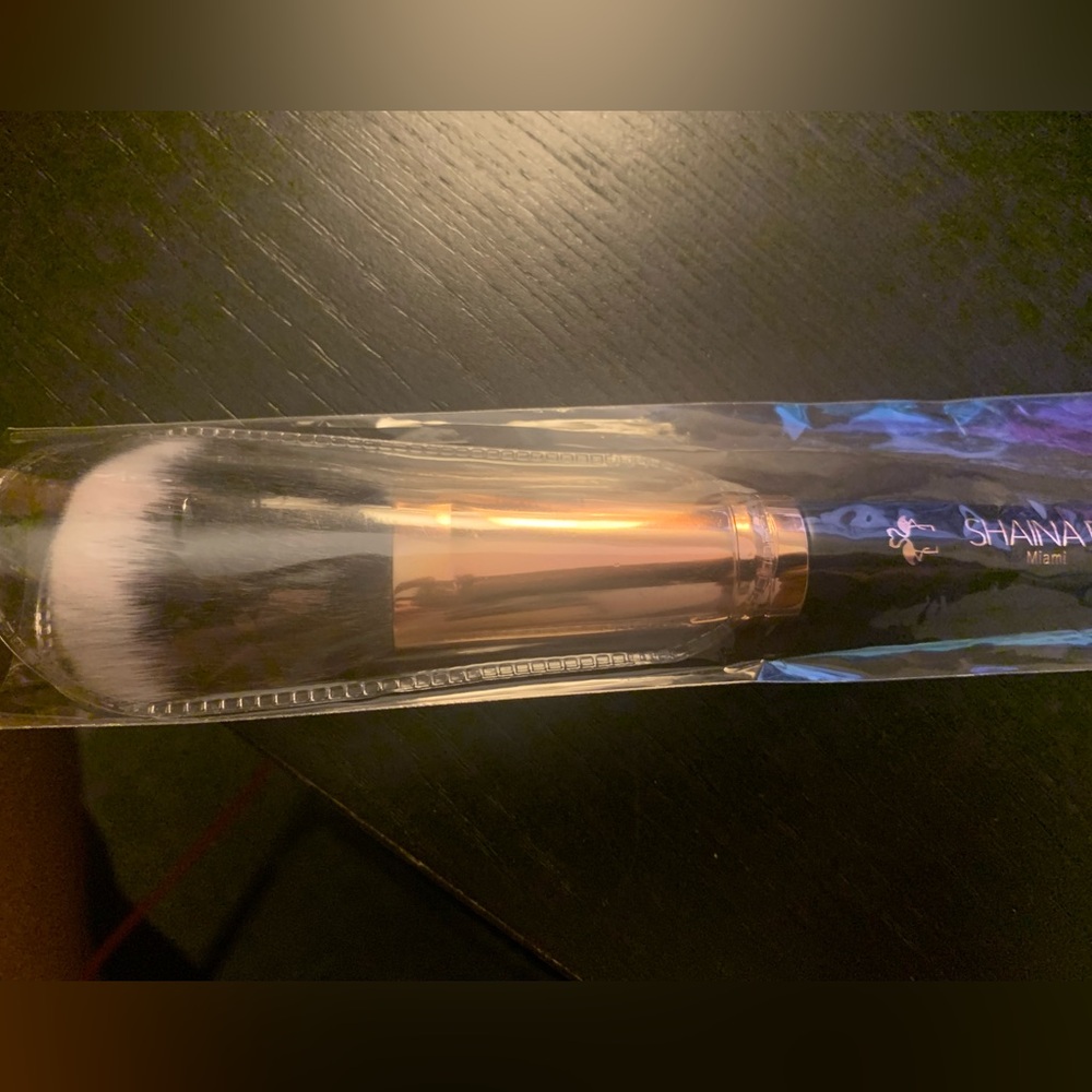 Shaina B Blush Brush